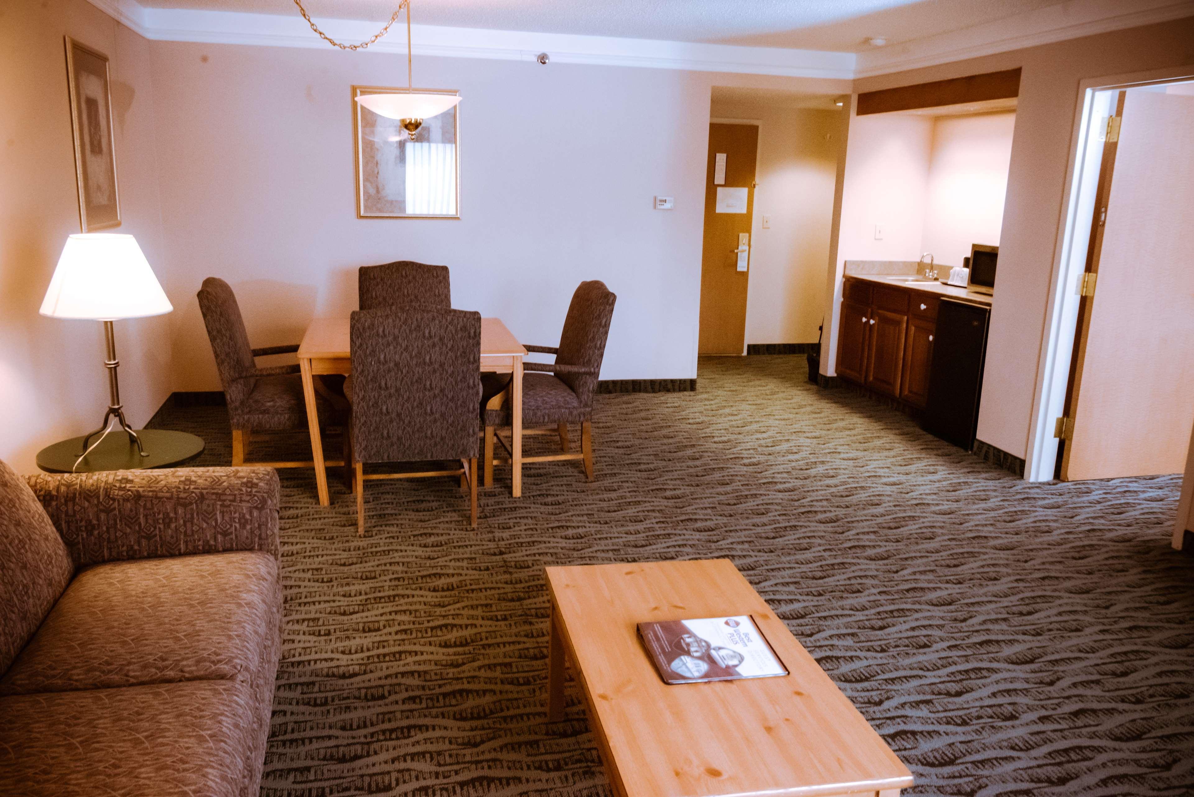 Best Western Plus Executive Court Inn & Conference Center Manchester Bagian luar foto